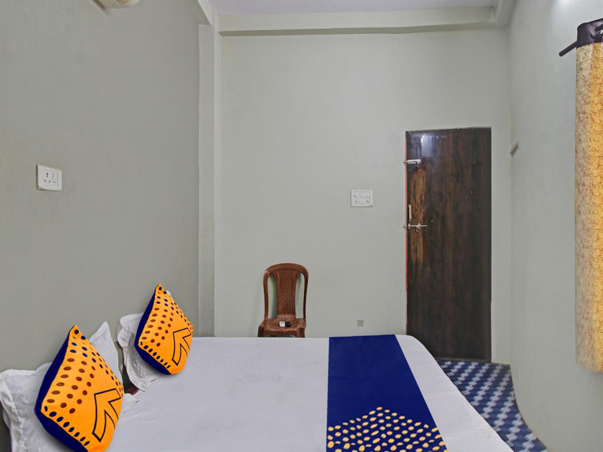 Hotel O G.K Lodging And Guest House Sakardarā Exterior foto
